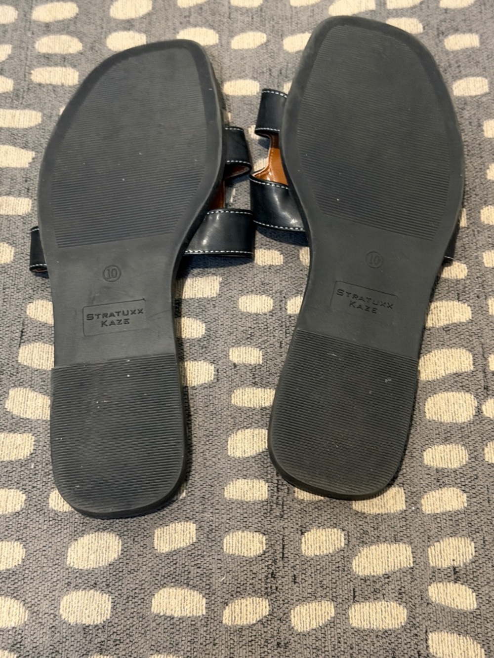 H Black Slide Sandals with Contrast Stitching - Women - Picture 3 of 4